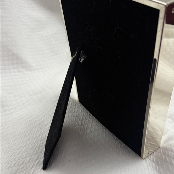 Elegant Needepoint Framed Angel Cross-Stitch Art in Silver and Pink. - Picture 9 of 11